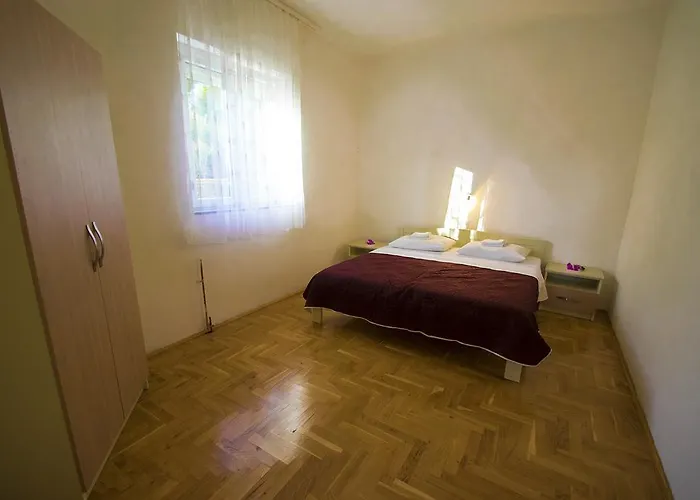 Daire I Sobe Grga Starigrad Paklenica